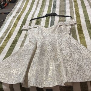Trac Off-Shoulder White Lace Dress